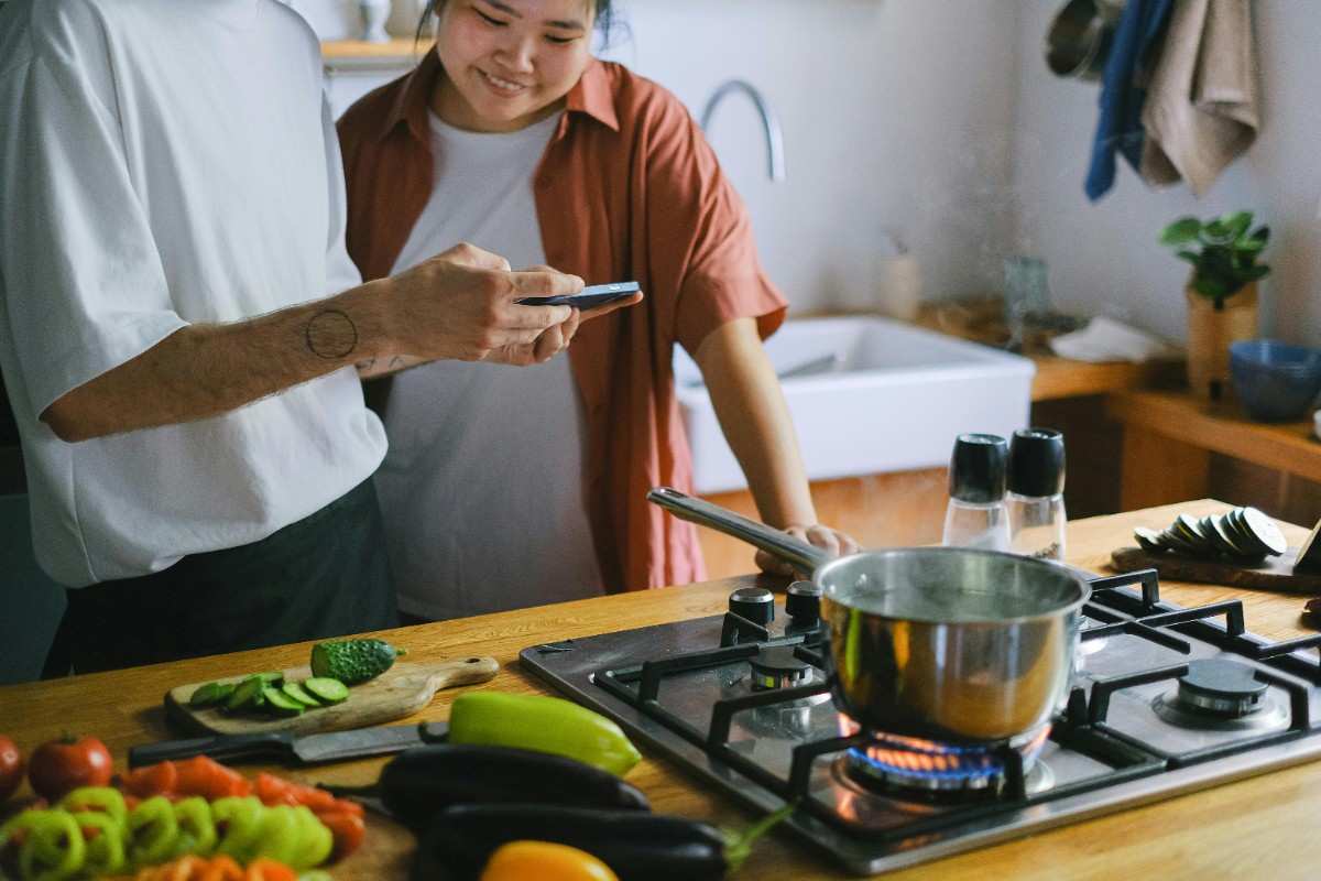 You are currently viewing Mindful Cooking Gadgets: Enhancing Mental Health and Reducing Stress!